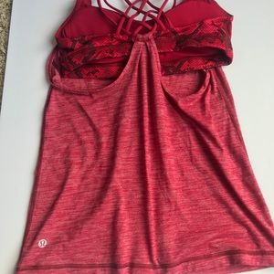 Lululemon Tank w / bra